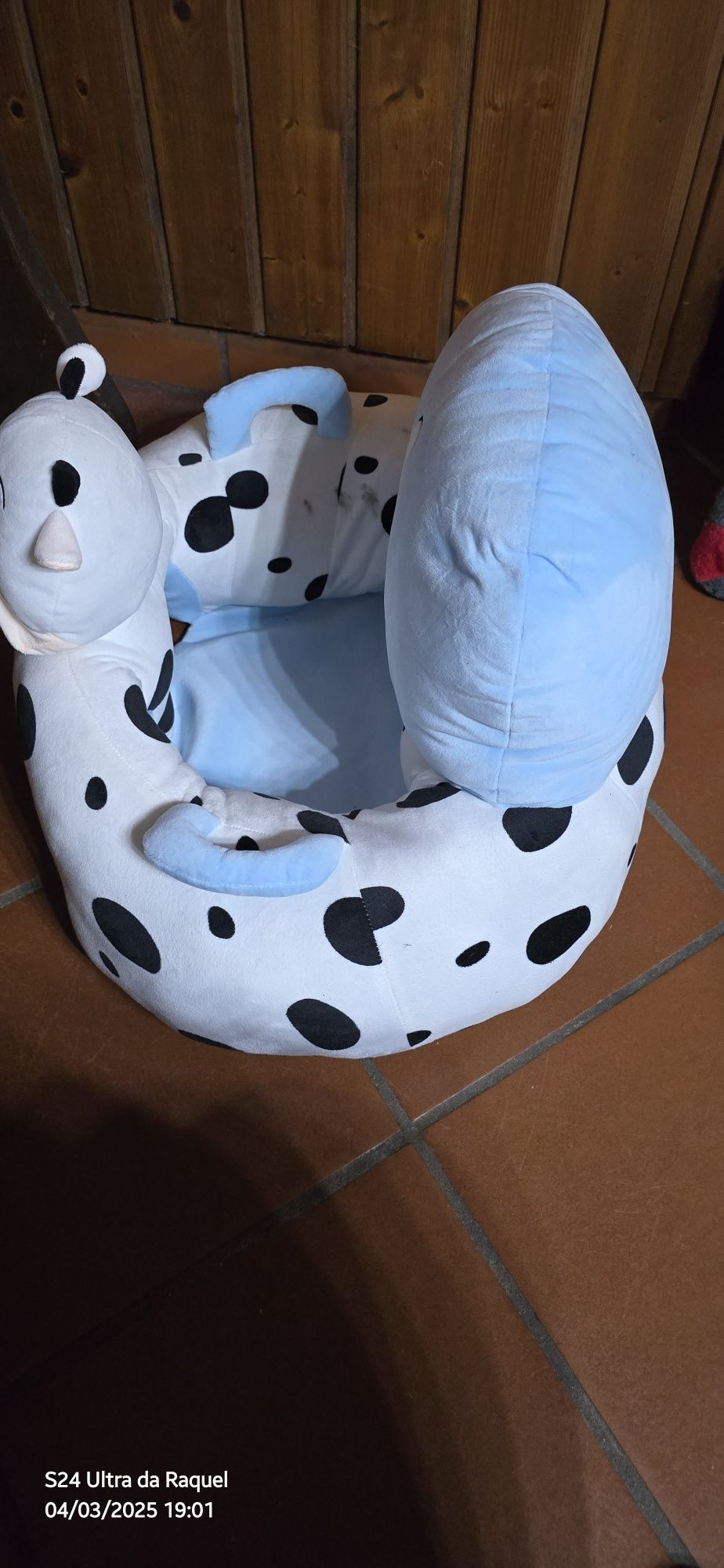 Sofá de bebé com encosto