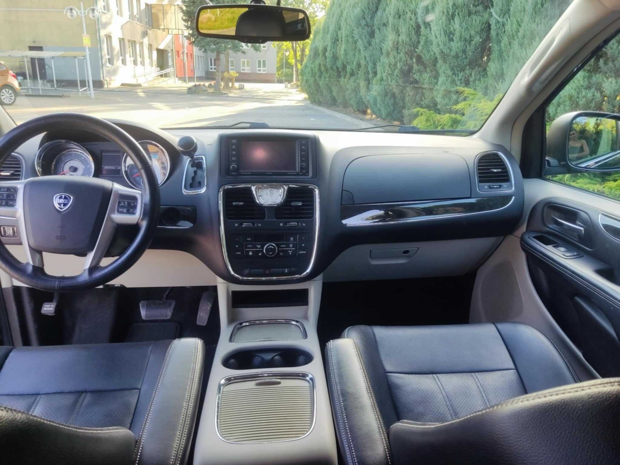 Lancia Voyager 2.8TD 178KM