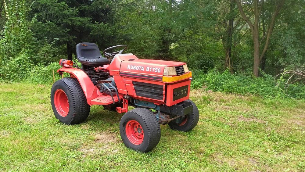 Traktorek ogrodniczy Kubota B1750 4x4 20KM Wspomaganie 2 wałki WOM