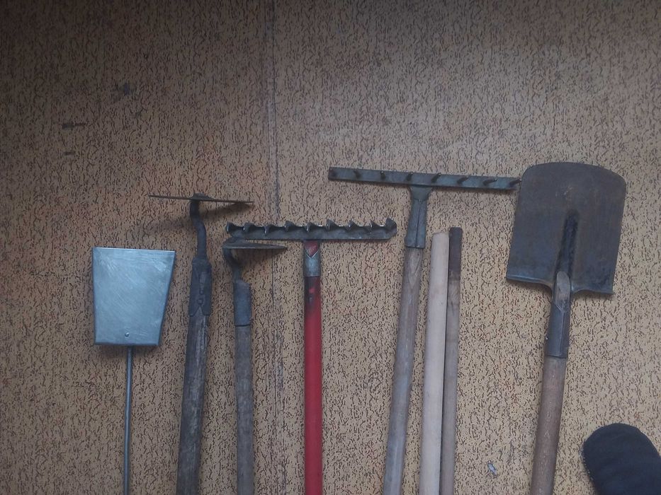 Садовый инвентарь лопаты, грабли, сапы/мотыги, совок, черенки