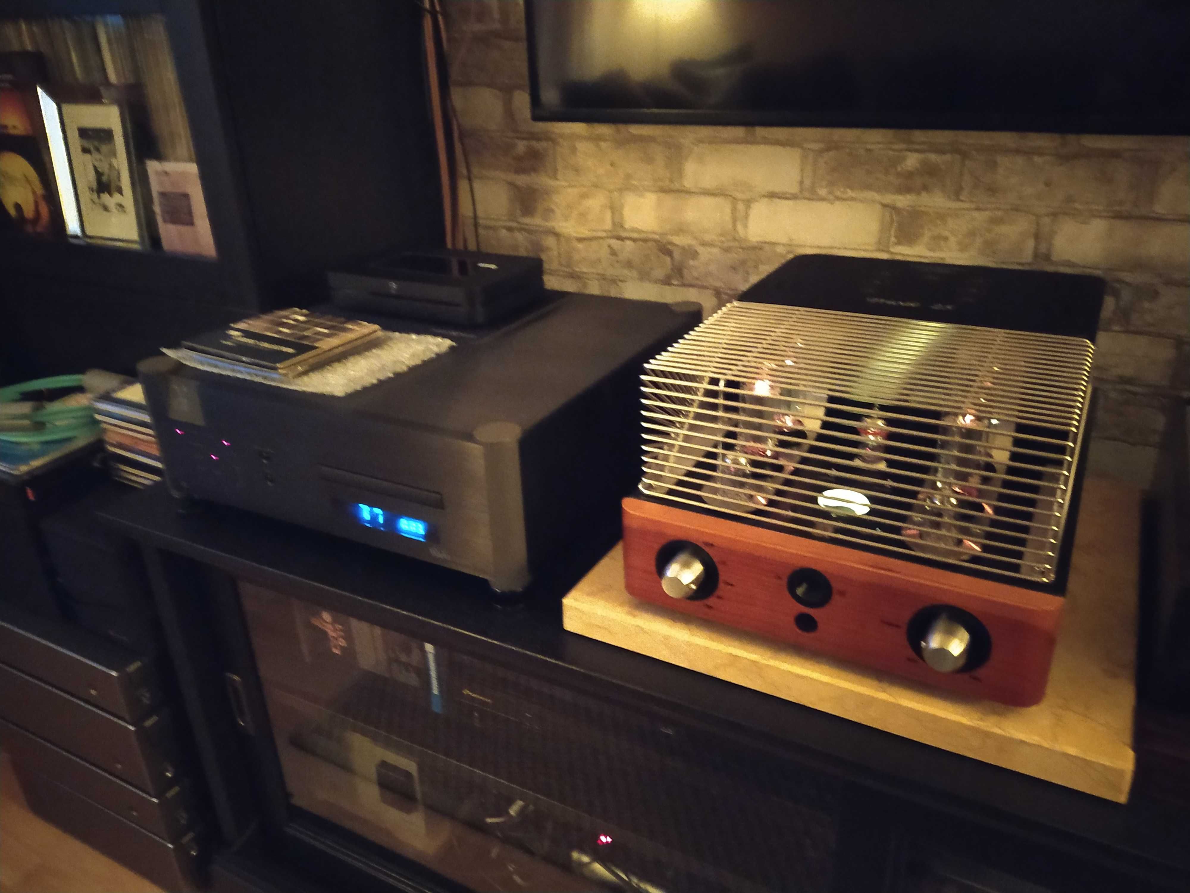 Unison Research - Triode 25 Cherry + DAC, 2 x 45W jak nowy!