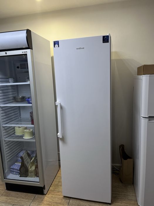 Морозильна камера VESTFROST vd865fnw