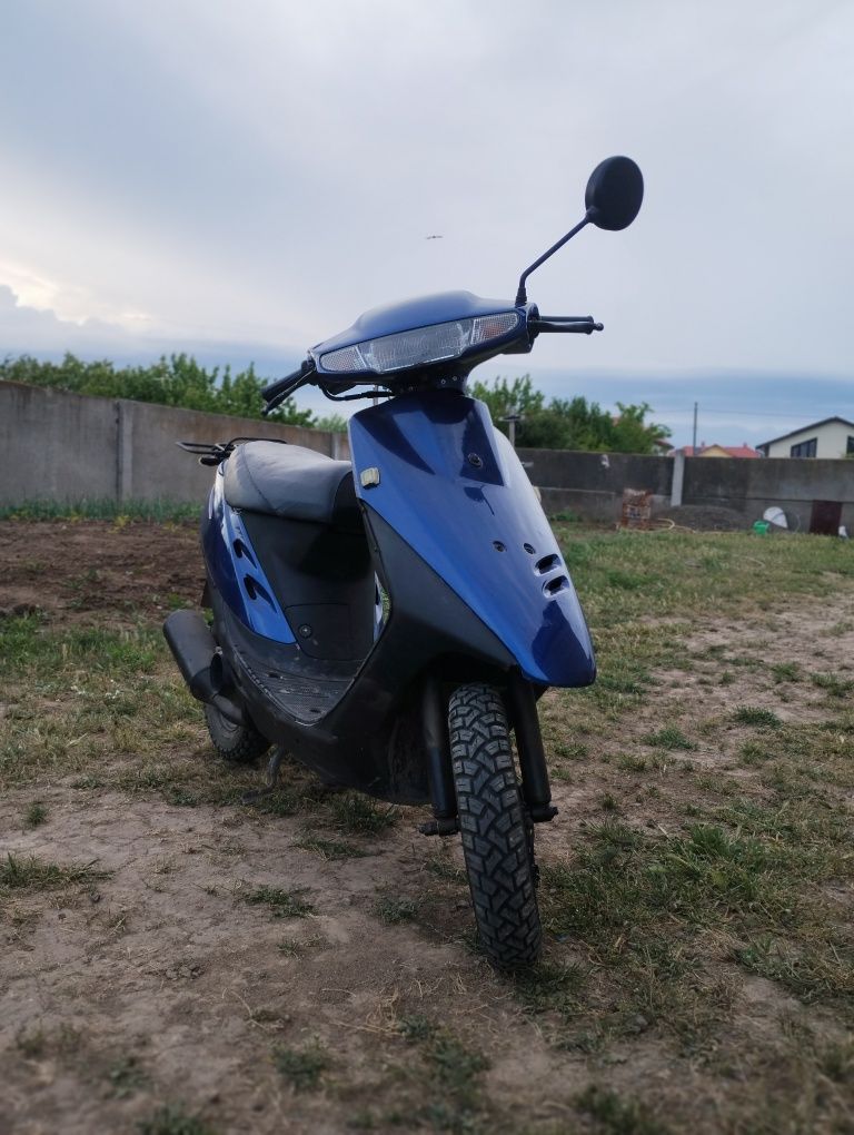 скутер Honda Dio af 27 на ходу