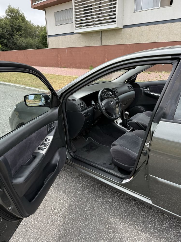Toyota Corolla 1.4 VVT-i – 2002 – 97cv – Sensores Estacionamento