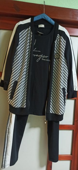 Спортивний костюм . Жіночий.