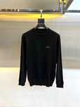 Nowy modny sweter