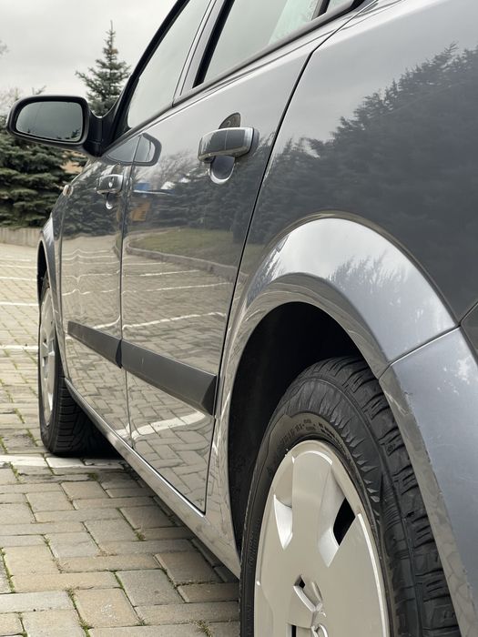 Opel Astra 2004 год 1.4 бензин