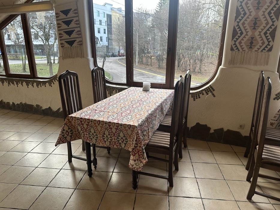 Продаж стільців деревʼяних