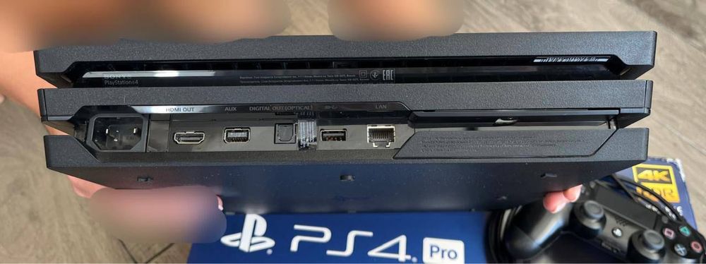 Консоль Sony PlayStation 4 PRO 2Tb (CUH-7108B) 2 геймпада.