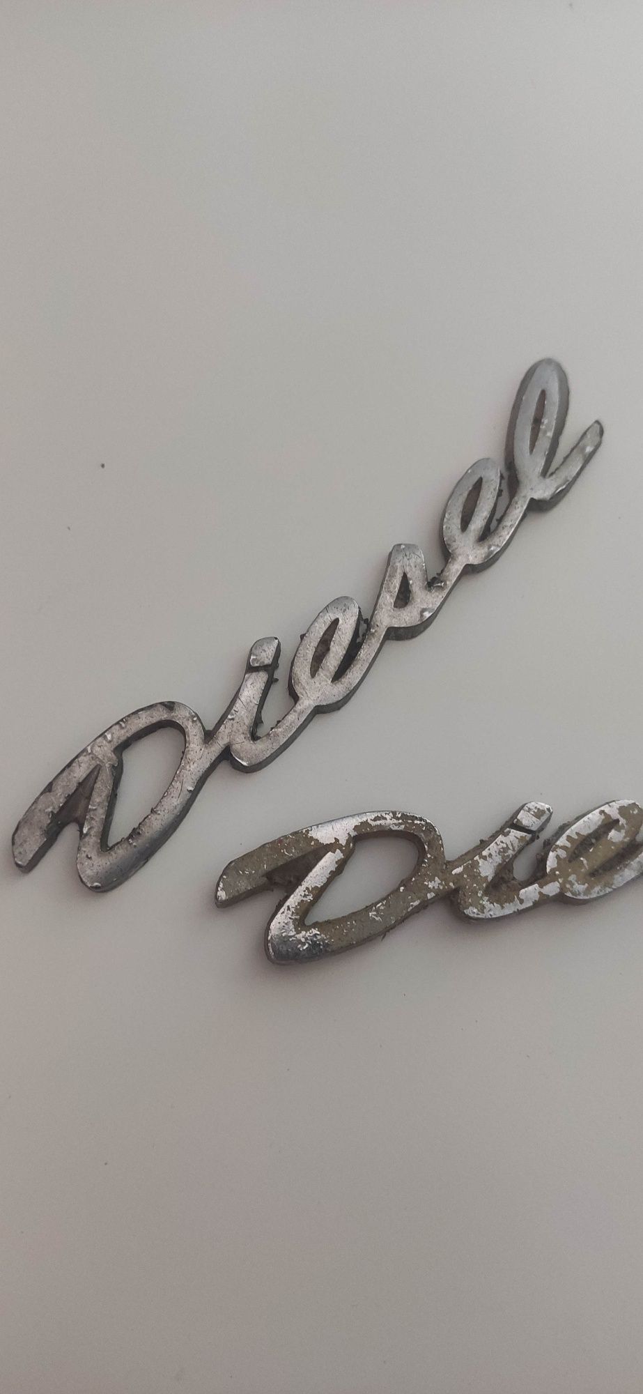 Emblema letra clássica "Diesel"