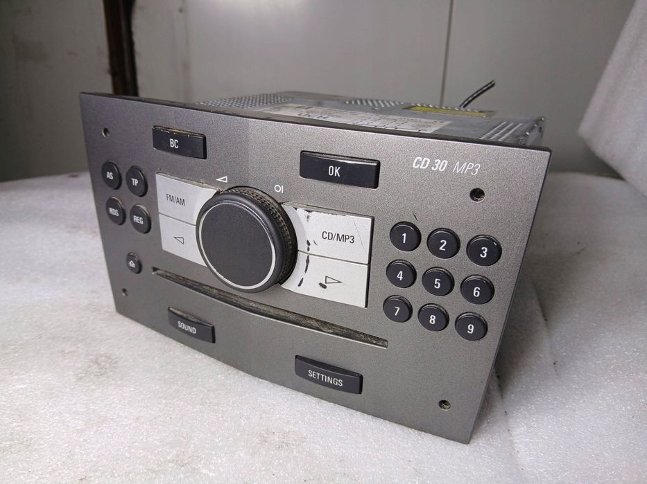 Radio Fabryczne 13251056 Opel Zafira B