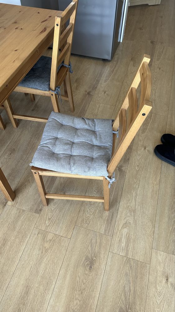 Komplet stół i 4 krzesła HÄGERNÄS IKEA
