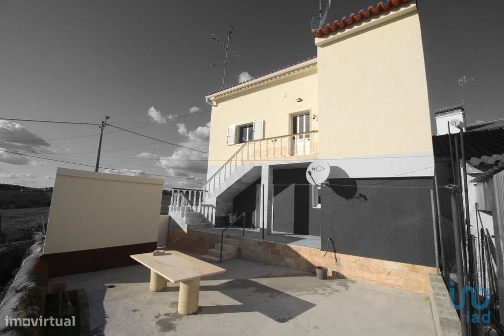 Casa / Villa T2 em Rio de Moinhos de 94,00 m2