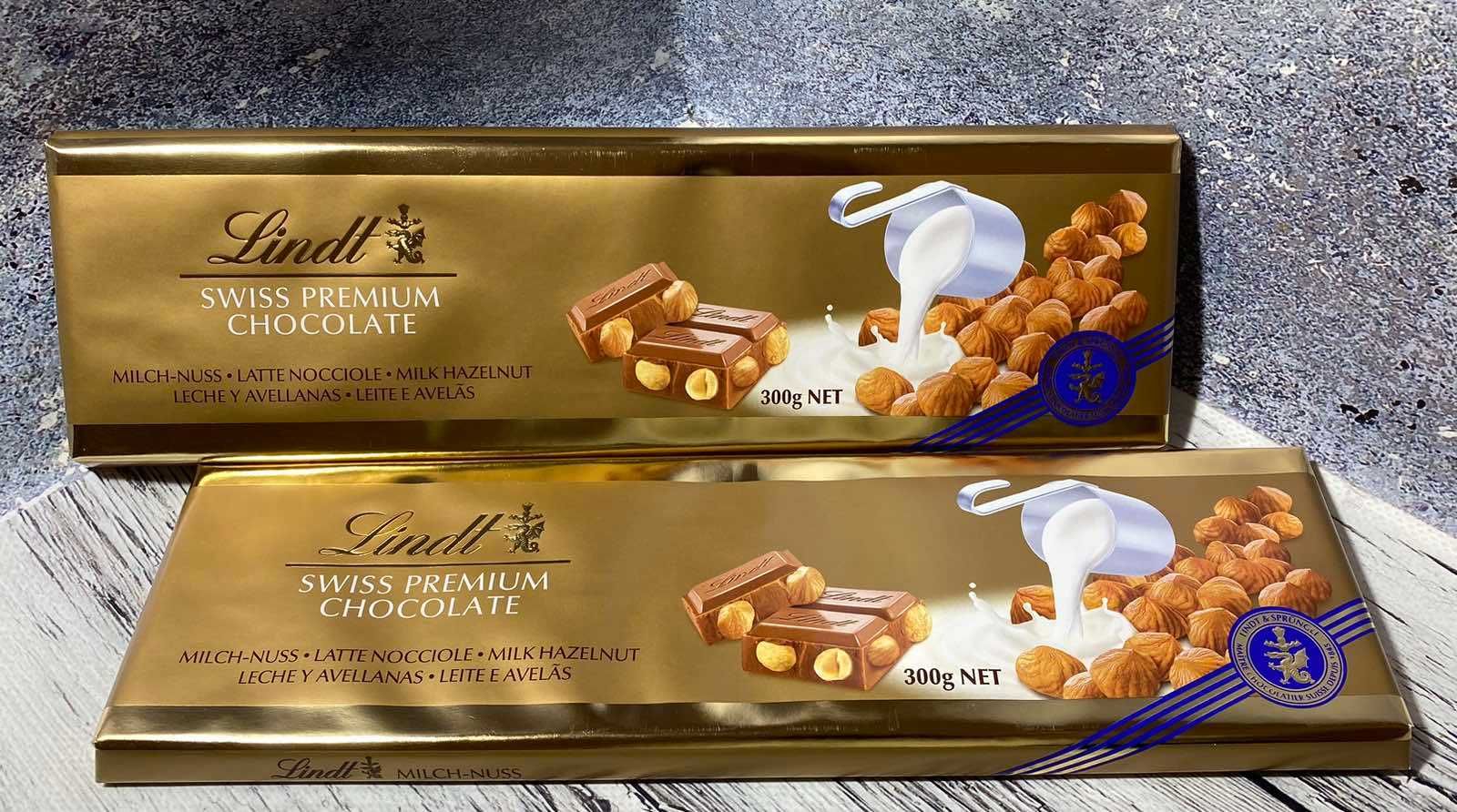 Шоколад з горіхами Lindt молочний 300 грам