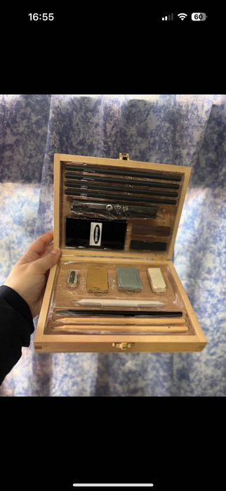 Caixa de Artes Manuais