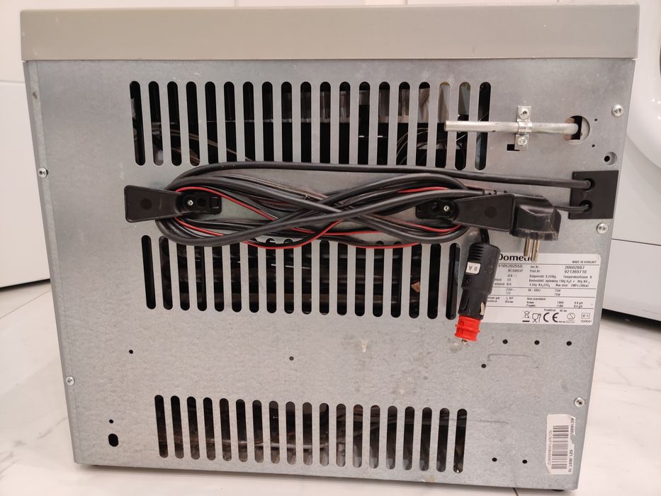Авто холодильник абсорбционный ГАЗ/12В/230В DOMETIC (-9С)