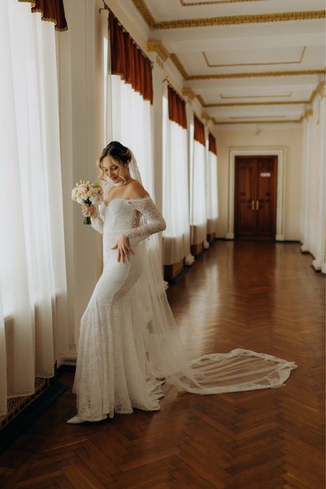 Продам весільну сукню