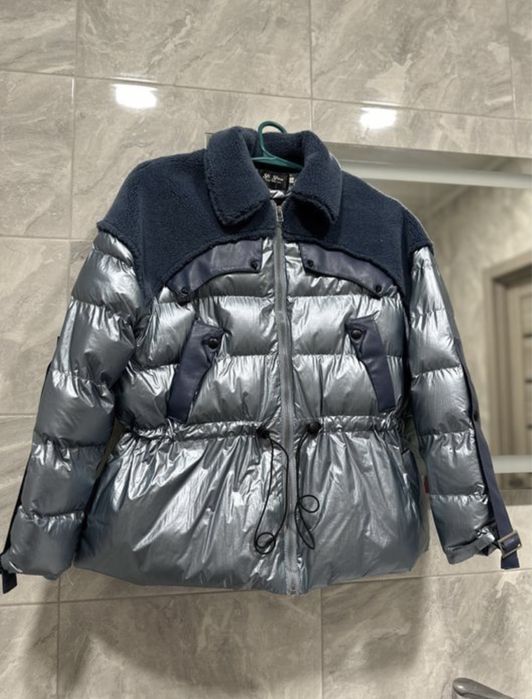 Продам стильну куртку курточку Zara розмір S