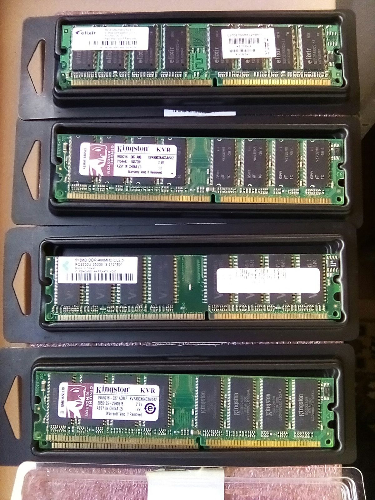 Vendo Memórias RAM DDR 400 512Mb