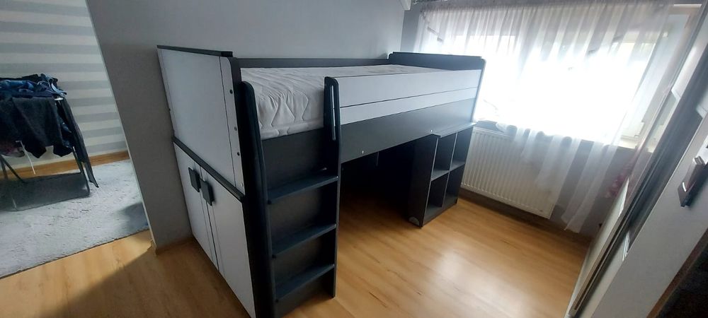 Sprzedam łóżko piętrowe z biurkiem z kolekcji  GUMI.