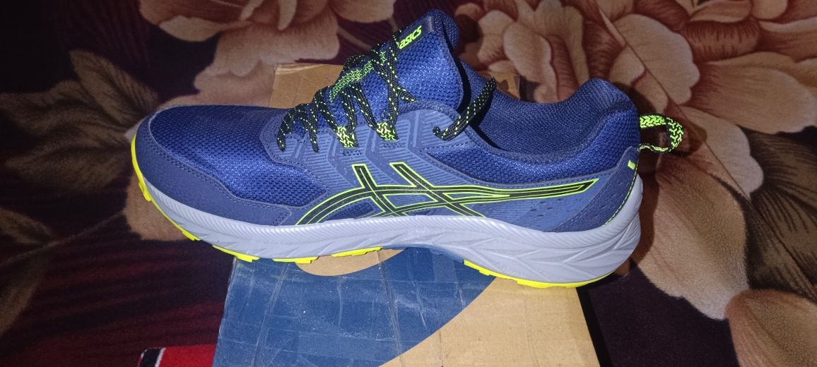 Кросівки asics 44/45р.