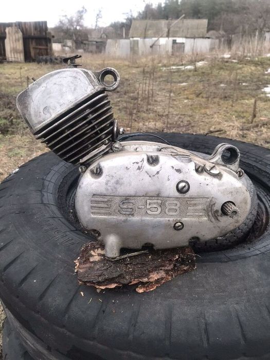 Запчастини від двигуна Карпати