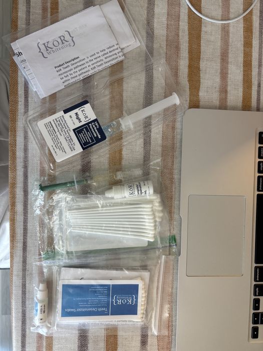 Гелі KOR для відбілювання зубів