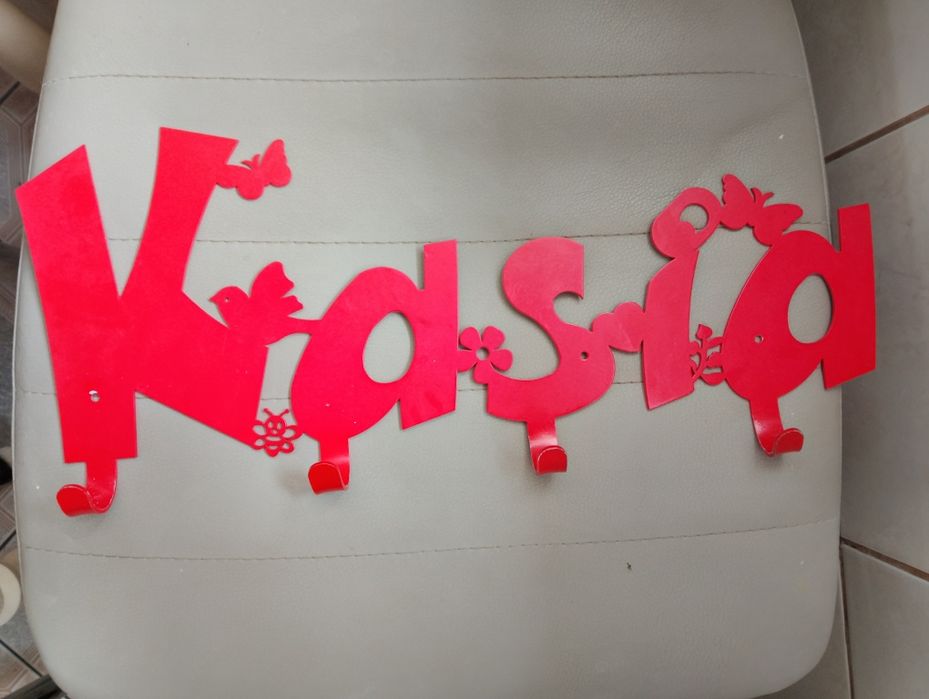 Metalowy wieszak z imieniem Kasia