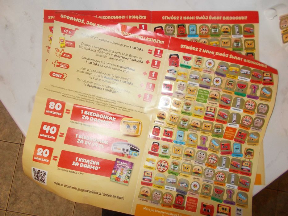 Album Gang Biedroniaków z 80 naklejkami - trzy albumy.