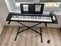 Teclado Yamaha Piaggere NP-12 + pedal transportavel + suporte pauta