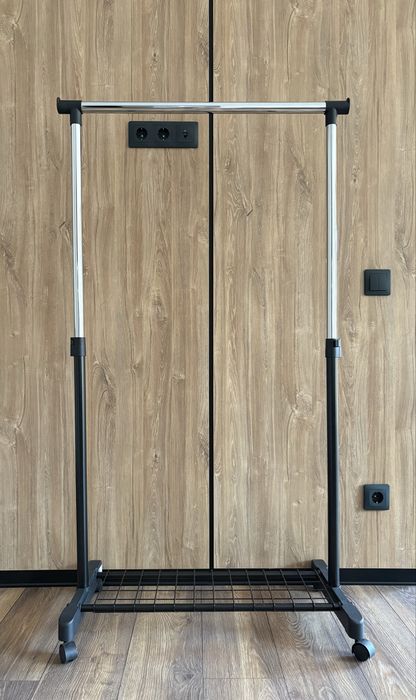 Вішалка пересувна GUDME чорний