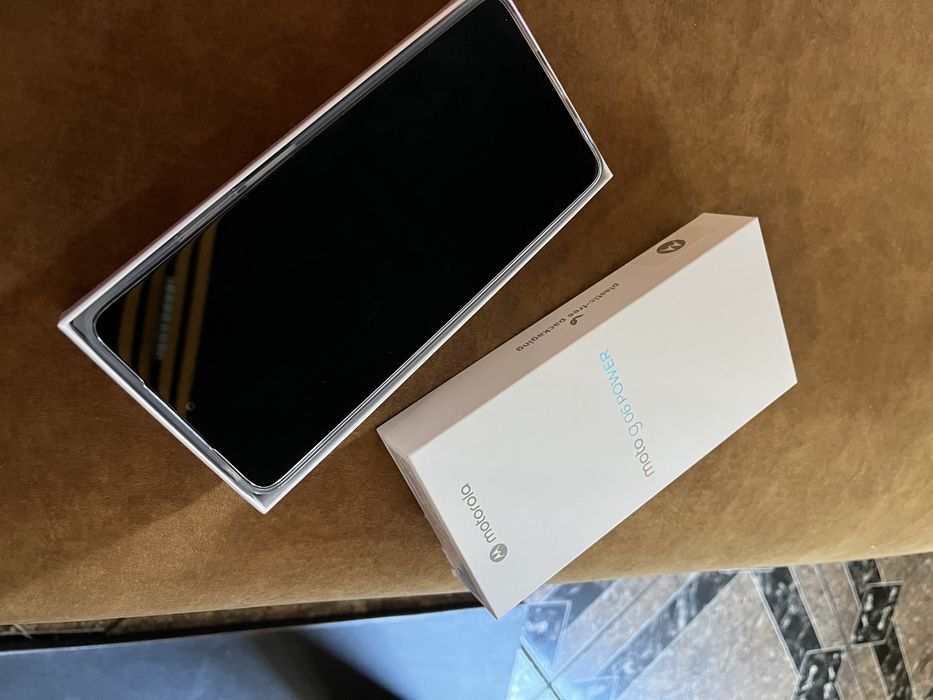 Продаю телефон moto g06 power