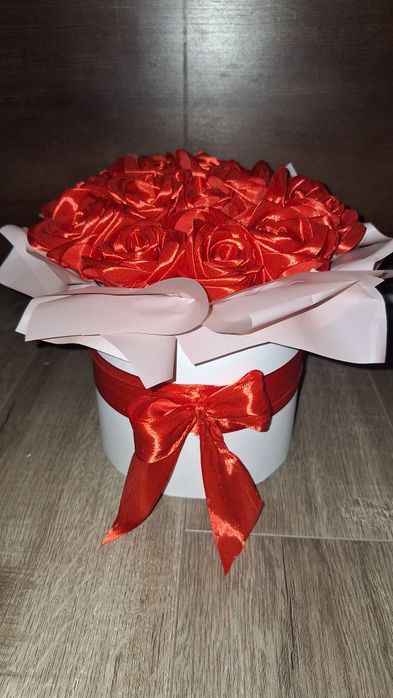 Композиція Червоному кольорі 15 троянд