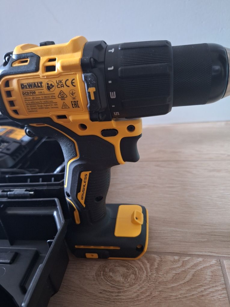 Wiertarko-wkretarka z udarem Dewalt DCD709 NOWY