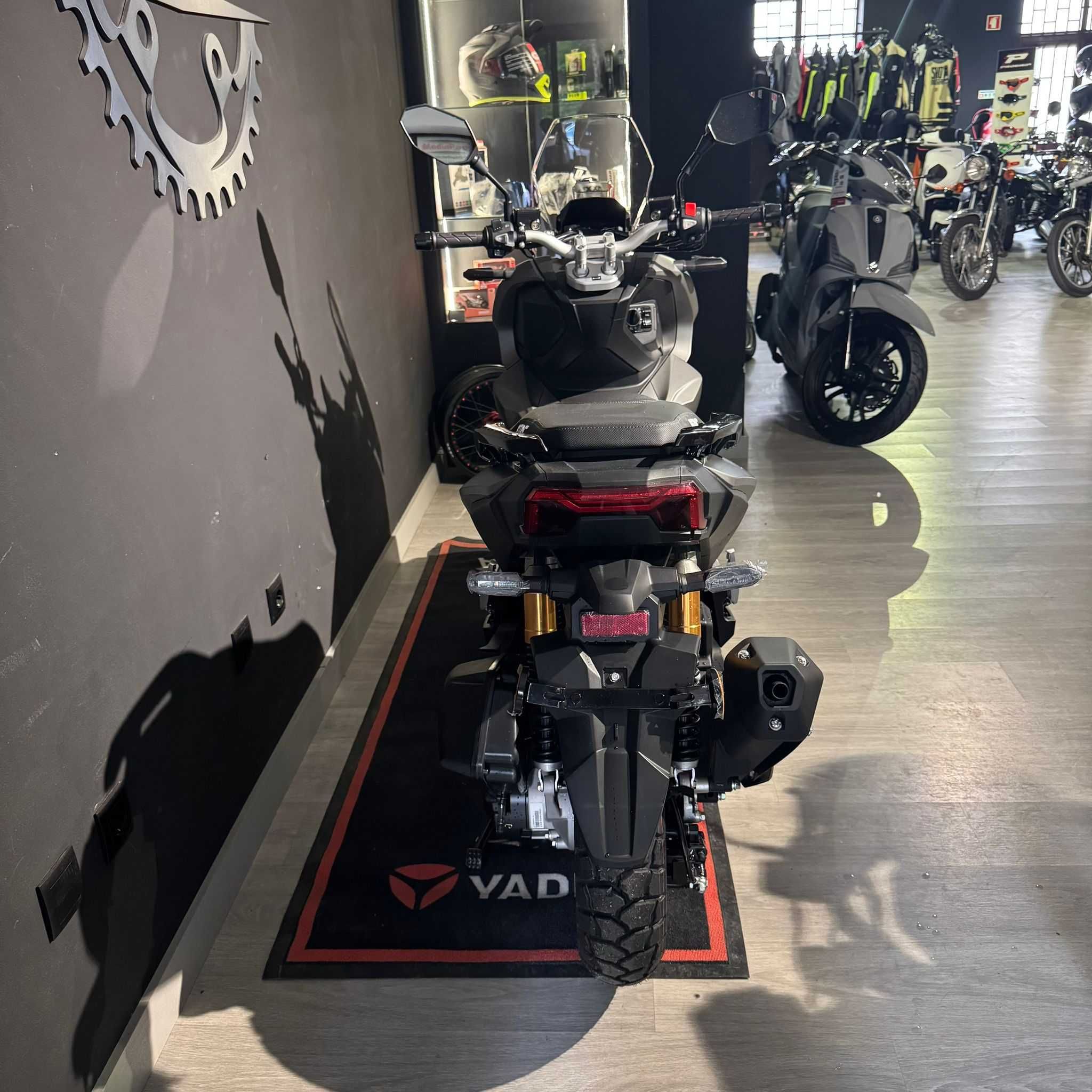 SCOOTER ATAC ADV 125