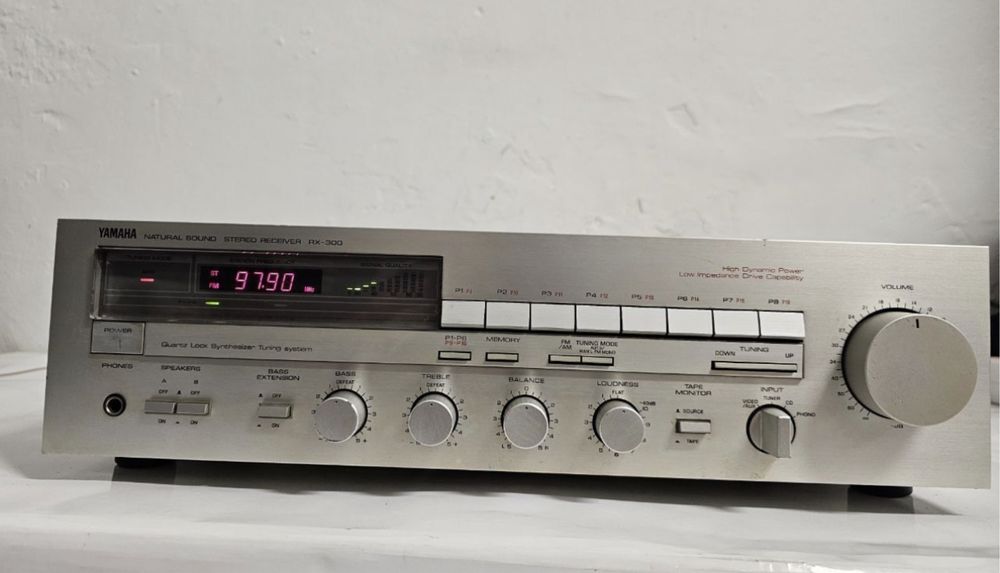 Am/Fm Stereo Amplituner Yamaha RX-300, 2*75 W