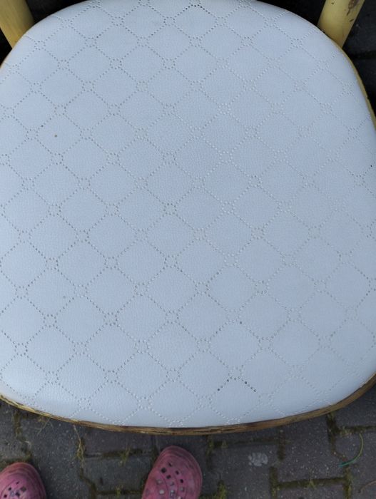 Sprzedam.   Jokery. Z giętego drzewa do kuchni