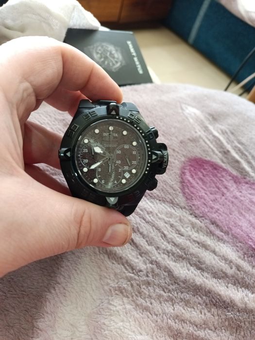 Продаю часы Invicta и 3 смарт часов.