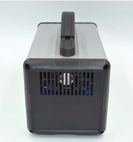 зарядна станція 300W 12V/26Ah з виходом 220V + 2 лампочки