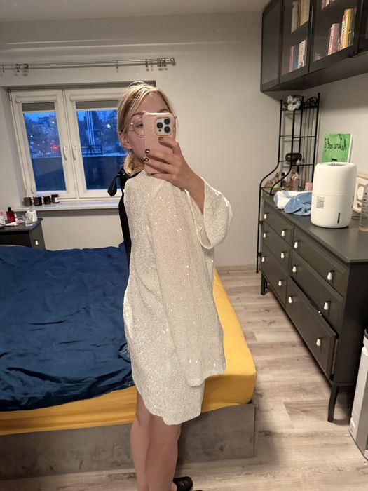 Cekinowa sukienka Sinsay idealna  na święta