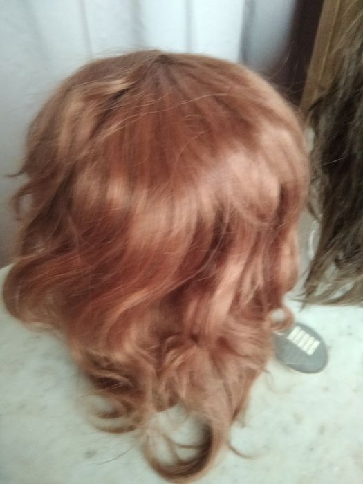 Парики искусственные.