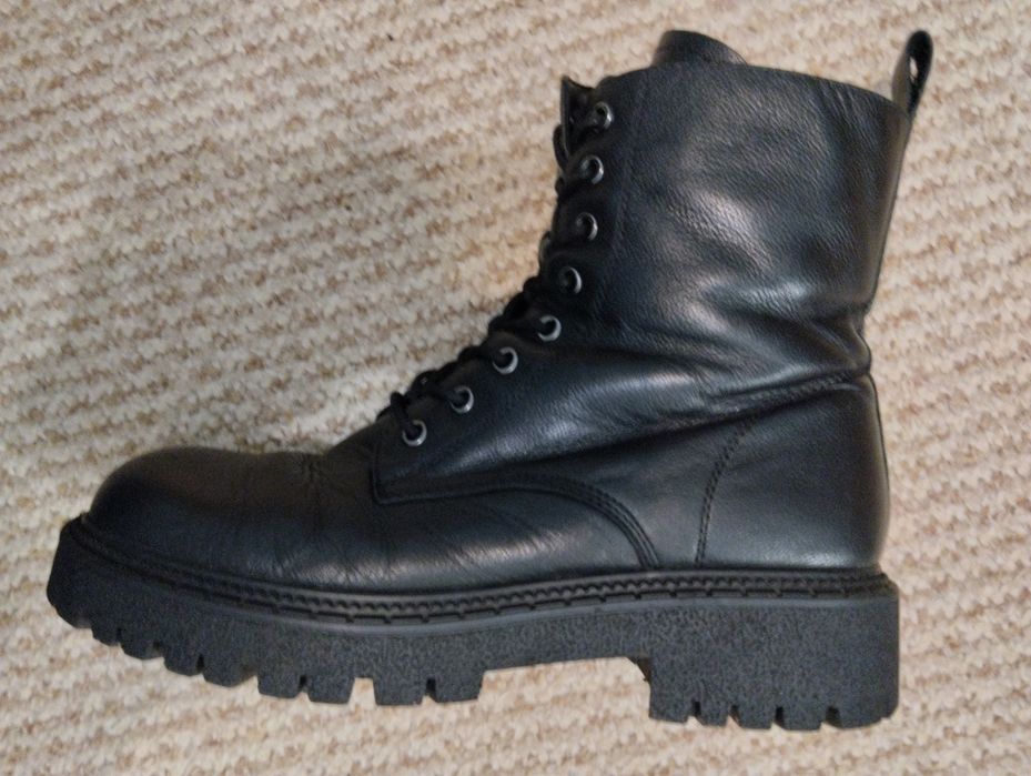 Чоботи зимові жіночі