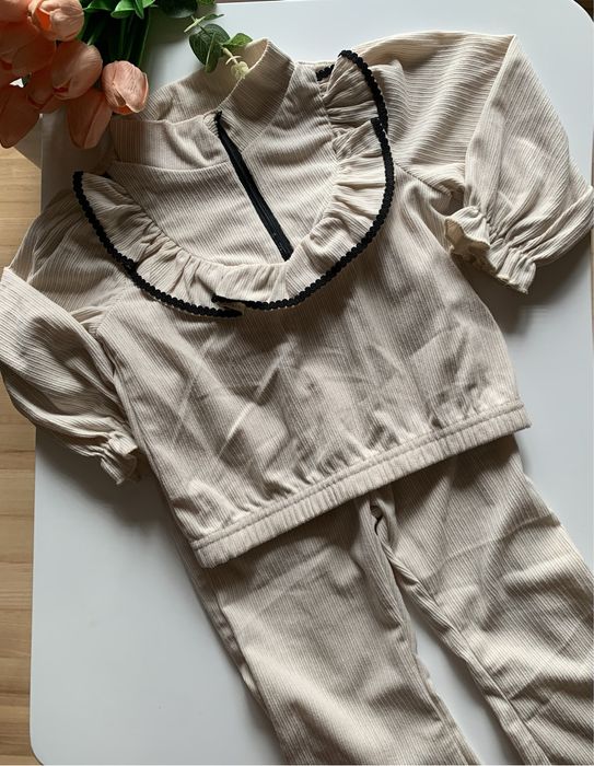 Костюм на дівчинку 86-92 розмір