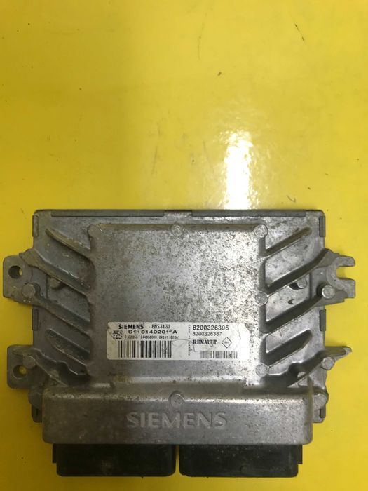 Блок управління двигуном Renault Clio s110140201 8200326395