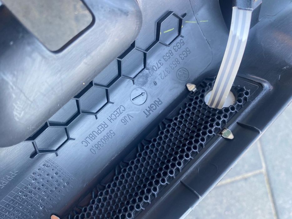 Listwa progowa prawa Vw golf VII GTI 3 drzwi led