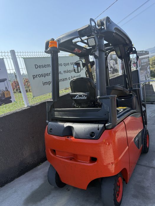Empilhador LINDE 1600 kg eletrico