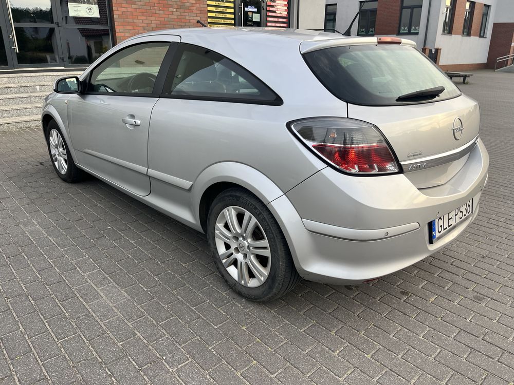 Opel Astra GTC Polecam
