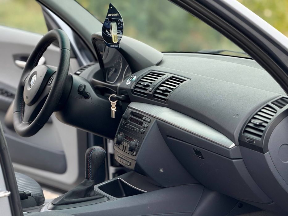 Отличное состояние! АВТОМАТ BMW 1