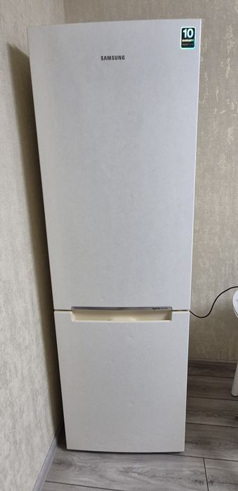 Холодильник.Samsunq 185 cm.NoFrost.