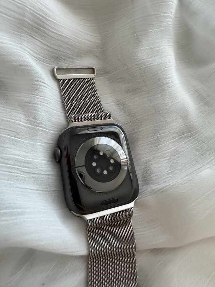 Apple Watch Series 6 (GPS + Cellular) 44mm